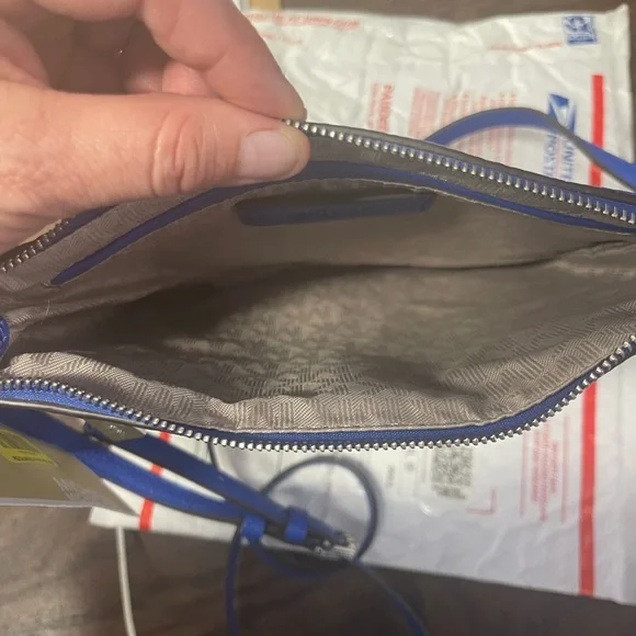 Michael Kors new with tags - Picture 13 of 16